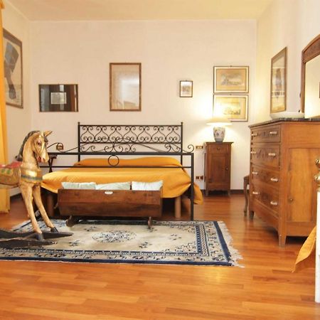 L'Arrocco Bed And Breakfast Marina Di Carrara Eksteriør billede