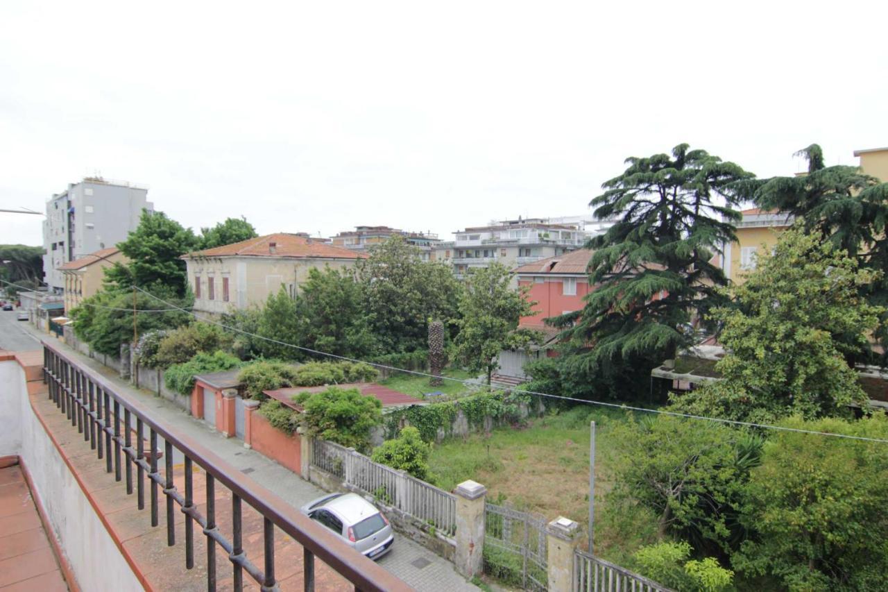 L'Arrocco Bed And Breakfast Marina Di Carrara Eksteriør billede