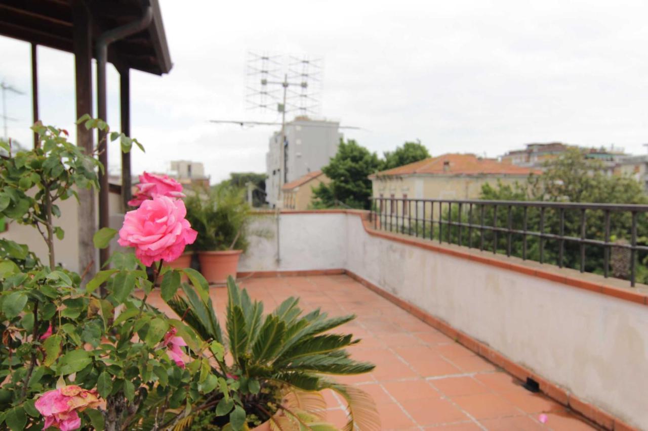 L'Arrocco Bed And Breakfast Marina Di Carrara Eksteriør billede